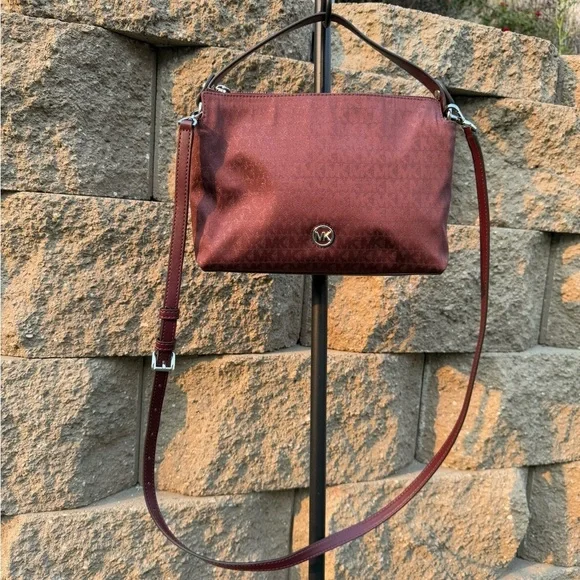 Michael Kors 2way carry crossbody burgandy w/ sparkle bag, silver hardware NWOT - Picture 13 of 16